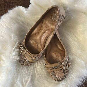 Nurture snake skin flats 7 1/2